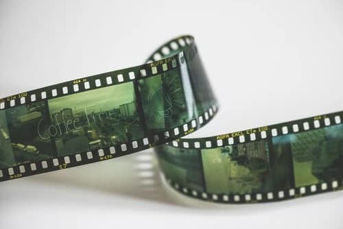 Essential Film Vocabulary for Movie Enthusiasts (German to English) - createvocabgame