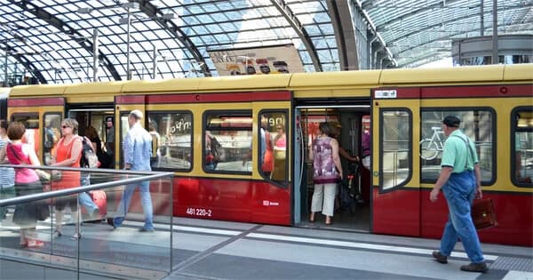 Essential German Transportation Vocabulary for Everyday Conversations - createvocabgame